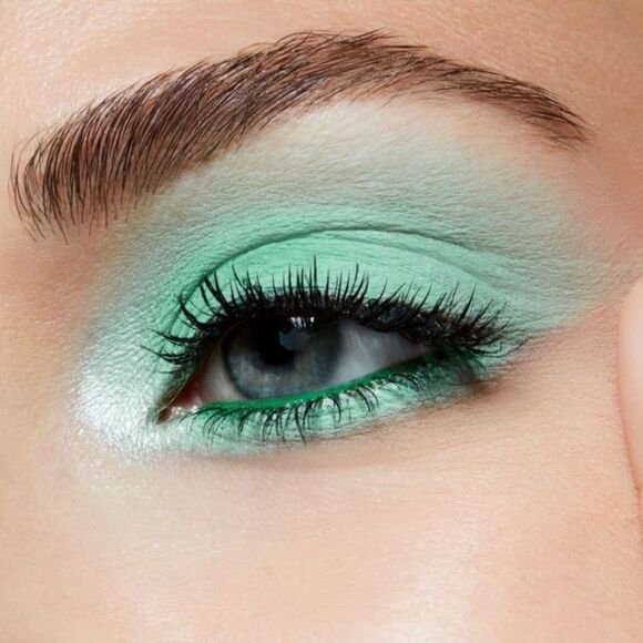 MAC Matte Eyeshadow - Shade Mint Condition - Picture 5 of 17